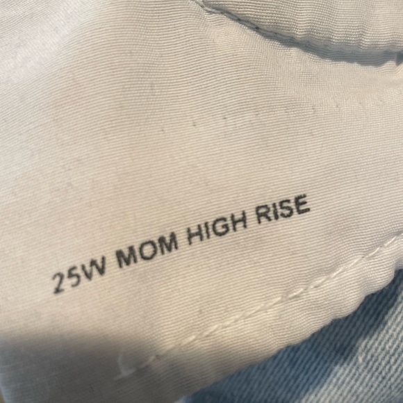 BDG High-Waisted Mom Jeans - Picture 12 of 12